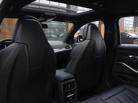 BMW 3-serie 330e 292PK X-Drive M-Sport Pro / Carbon / Harman Kardon / 2022