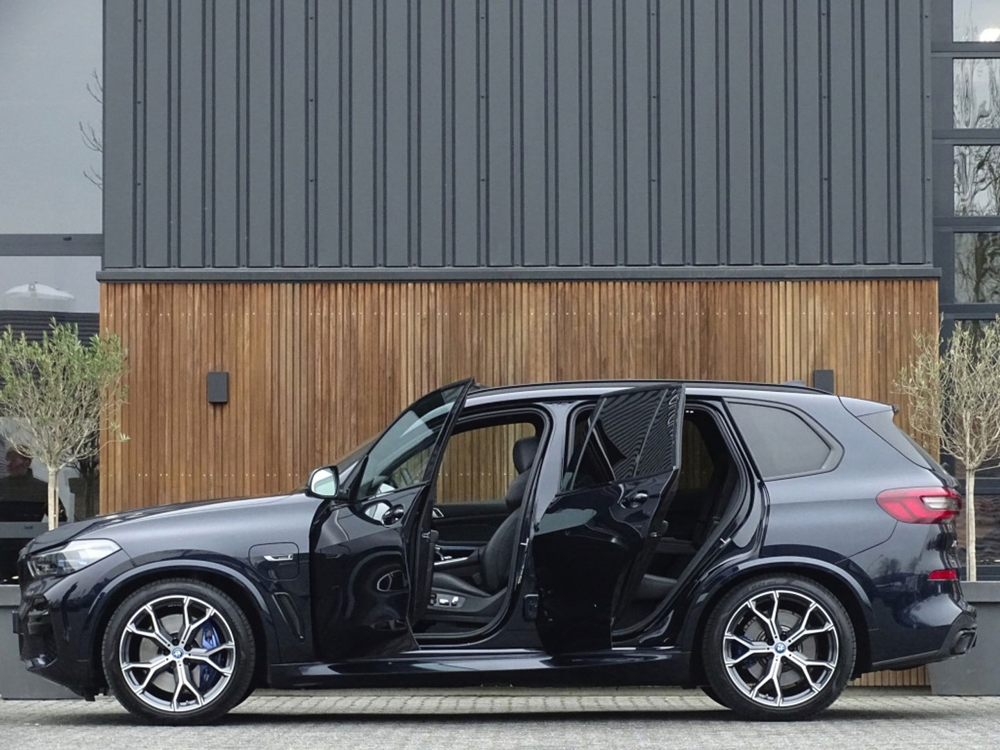 BMW X5 45e 394PK X-drive M-Sport / skylounge / carbon / laser / 360°