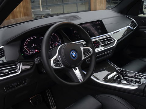 BMW X5 45e 394PK X-drive M-Sport / skylounge / carbon / laser / 360°