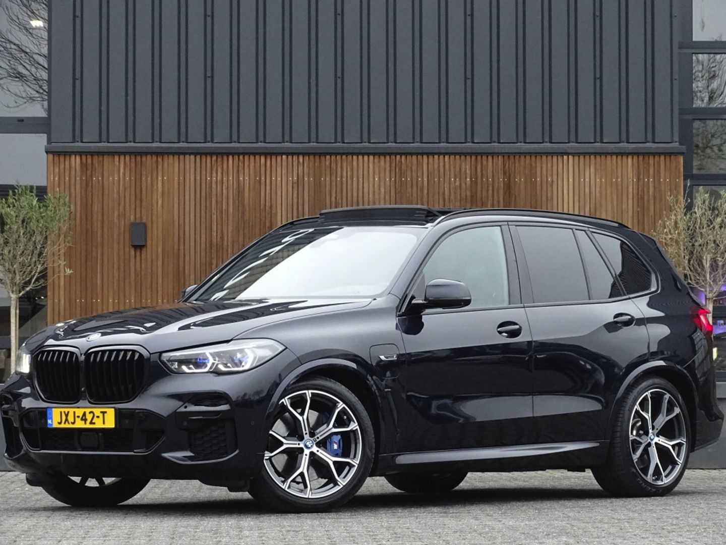 BMW X5 45e 394PK X-drive M-Sport / skylounge / carbon / laser / 360°