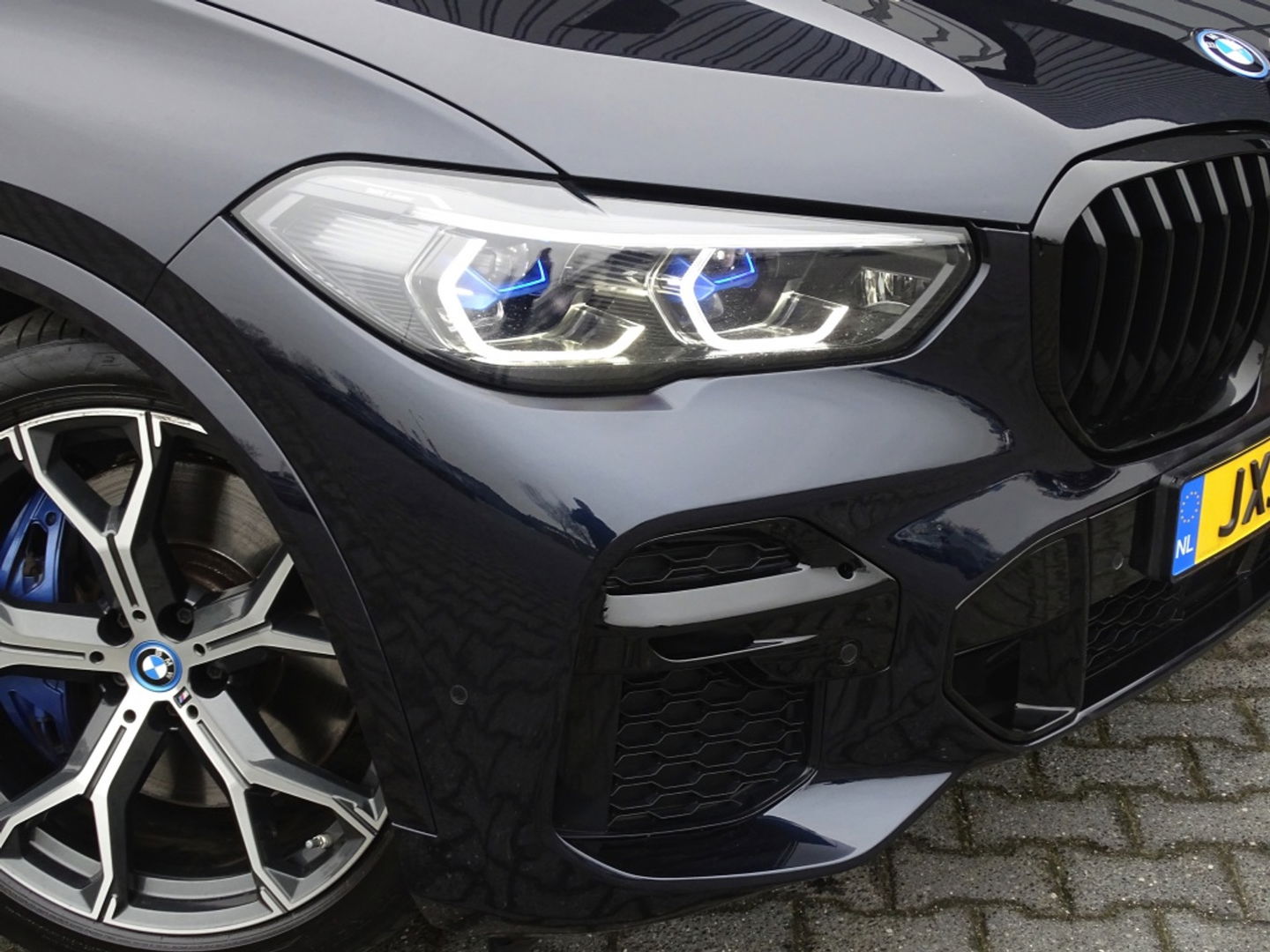 BMW X5 45e 394PK X-drive M-Sport / skylounge / carbon / laser / 360°