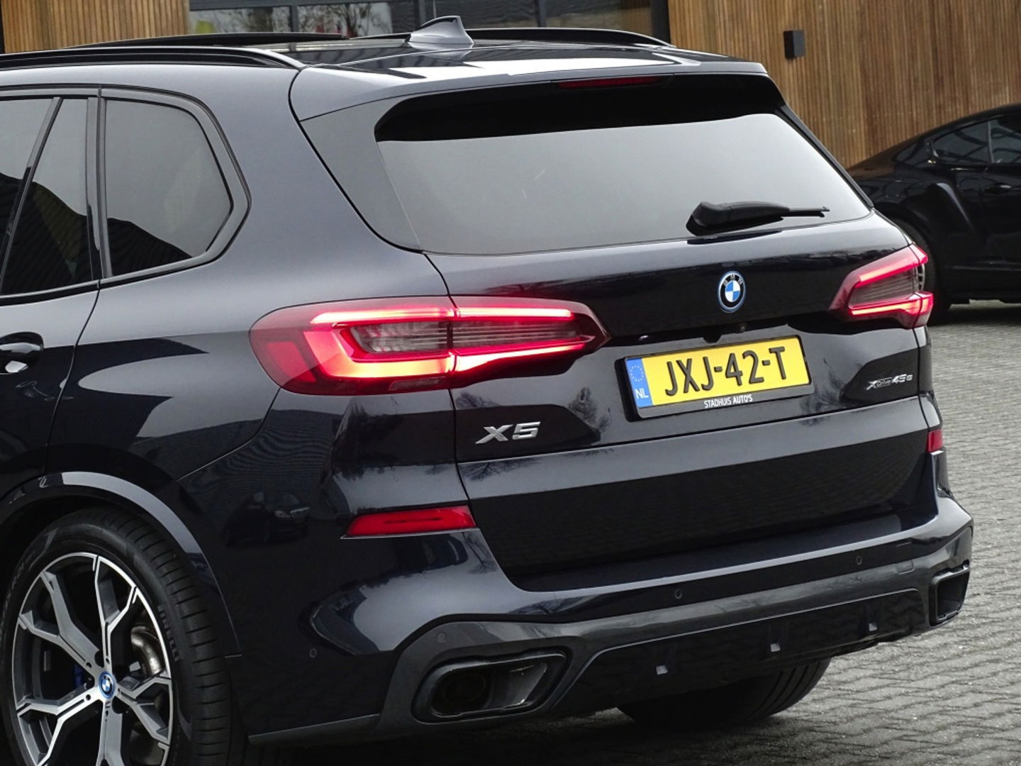 BMW X5 45e 394PK X-drive M-Sport / skylounge / carbon / laser / 360°