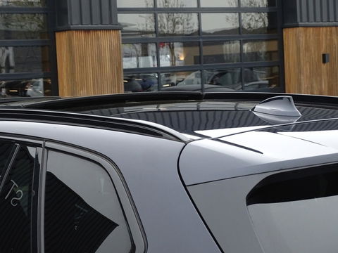 BMW X5 45e 394PK X-drive M-Sport / skylounge / carbon / laser / 360°