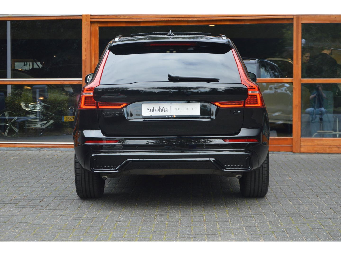 Volvo XC60 T8 Hybrid AWD Ultra Dark | Head-Up Display | 360° Camera | Trekhaak | Panoramadak | Harman/Kardon |
