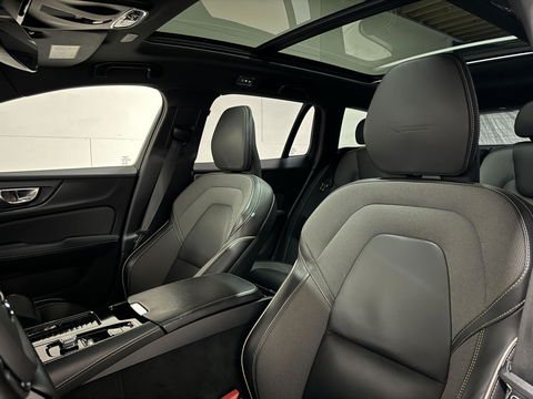 Volvo V60 2.0 T8 Twin Engine AWD Polestar Engeneerd Pano B&W Trekh.