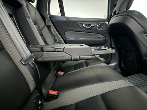 Volvo V60 2.0 T8 Twin Engine AWD Polestar Engeneerd Pano B&W Trekh.