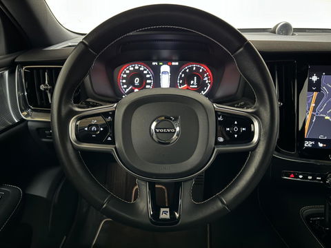 Volvo V60 2.0 T8 Twin Engine AWD Polestar Engeneerd Pano B&W Trekh.