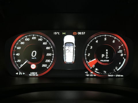 Volvo V60 2.0 T8 Twin Engine AWD Polestar Engeneerd Pano B&W Trekh.