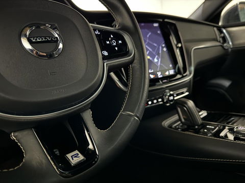 Volvo V60 2.0 T8 Twin Engine AWD Polestar Engeneerd Pano B&W Trekh.