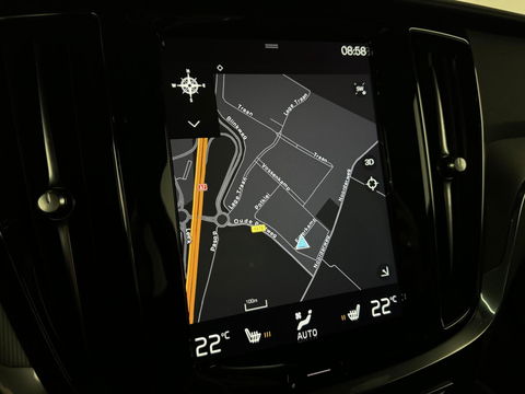 Volvo V60 2.0 T8 Twin Engine AWD Polestar Engeneerd Pano B&W Trekh.