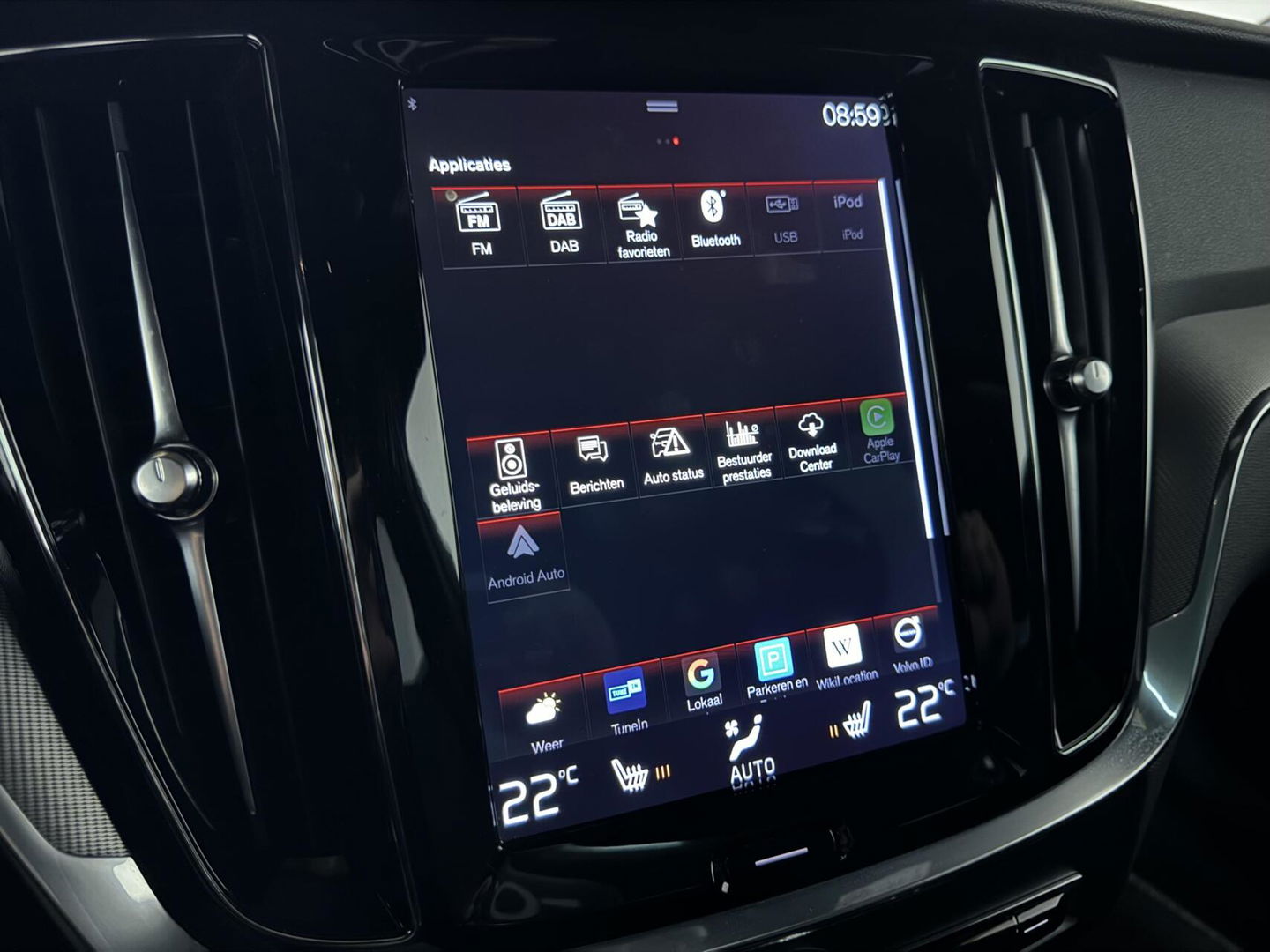 Volvo V60 2.0 T8 Twin Engine AWD Polestar Engeneerd Pano B&W Trekh.