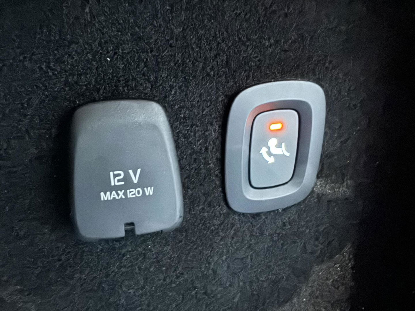 Volvo V60 2.0 T8 Twin Engine AWD Polestar Engeneerd Pano B&W Trekh.