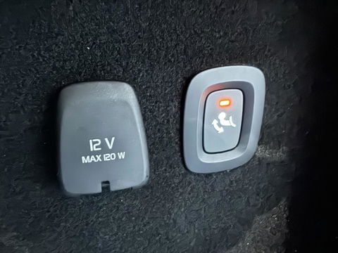 Volvo V60 2.0 T8 Twin Engine AWD Polestar Engeneerd Pano B&W Trekh.