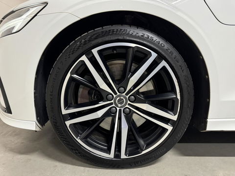 Volvo V60 2.0 T8 Twin Engine AWD Polestar Engeneerd Pano B&W Trekh.