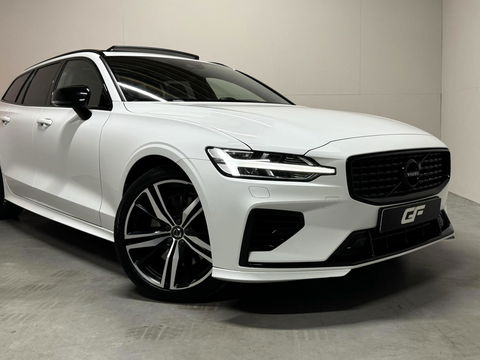 Volvo V60 2.0 T8 Twin Engine AWD Polestar Engeneerd Pano B&W Trekh.