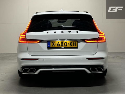 Volvo V60 2.0 T8 Twin Engine AWD Polestar Engeneerd Pano B&W Trekh.