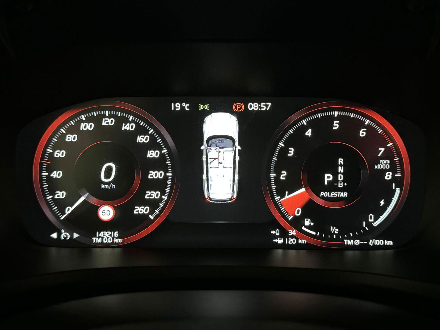 Volvo V60 2.0 T8 Twin Engine AWD Polestar Engeneerd Pano B&W Trekh.