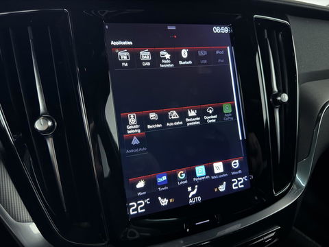 Volvo V60 2.0 T8 Twin Engine AWD Polestar Engeneerd Pano B&W Trekh.