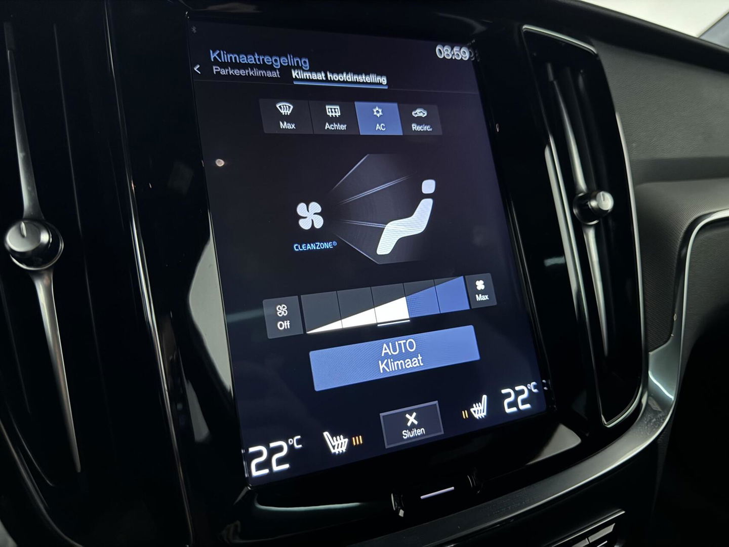 Volvo V60 2.0 T8 Twin Engine AWD Polestar Engeneerd Pano B&W Trekh.