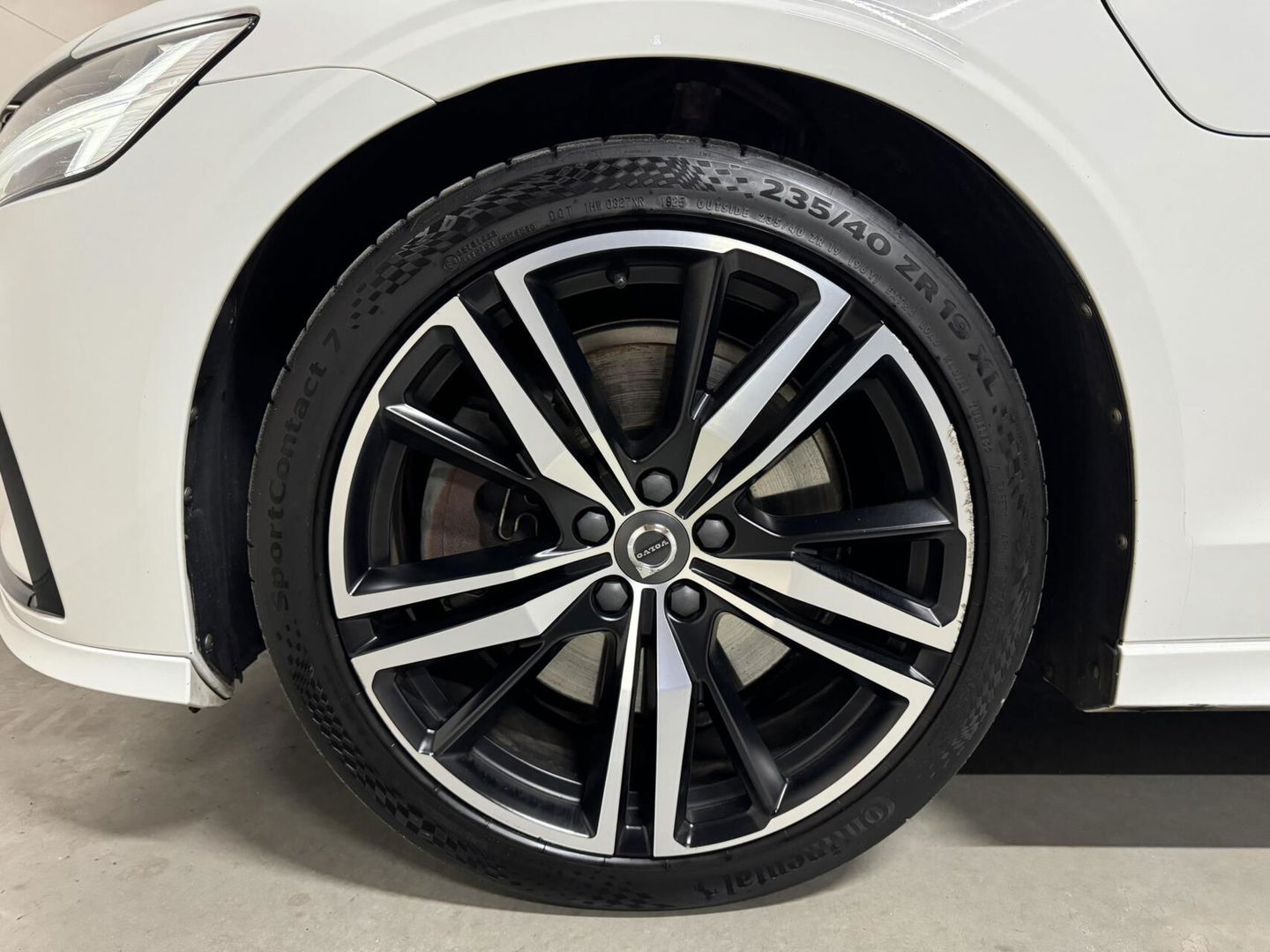 Volvo V60 2.0 T8 Twin Engine AWD Polestar Engeneerd Pano B&W Trekh.