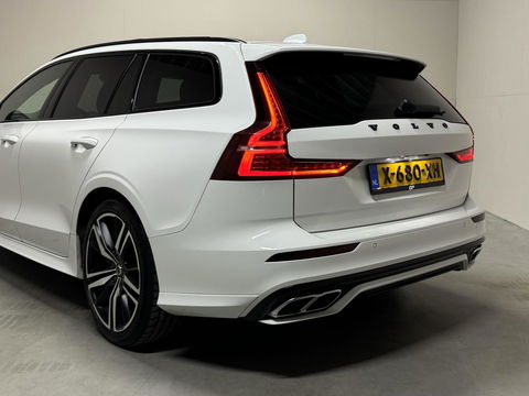 Volvo V60 2.0 T8 Twin Engine AWD Polestar Engeneerd Pano B&W Trekh.