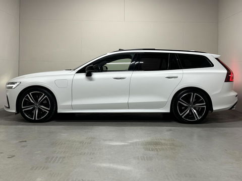 Volvo V60 2.0 T8 Twin Engine AWD Polestar Engeneerd Pano B&W Trekh.