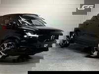 Volvo XC40 - 1.5 T5 Plug-in Hybride R-Design Pano H/K Leer 360° ACC Trekh.