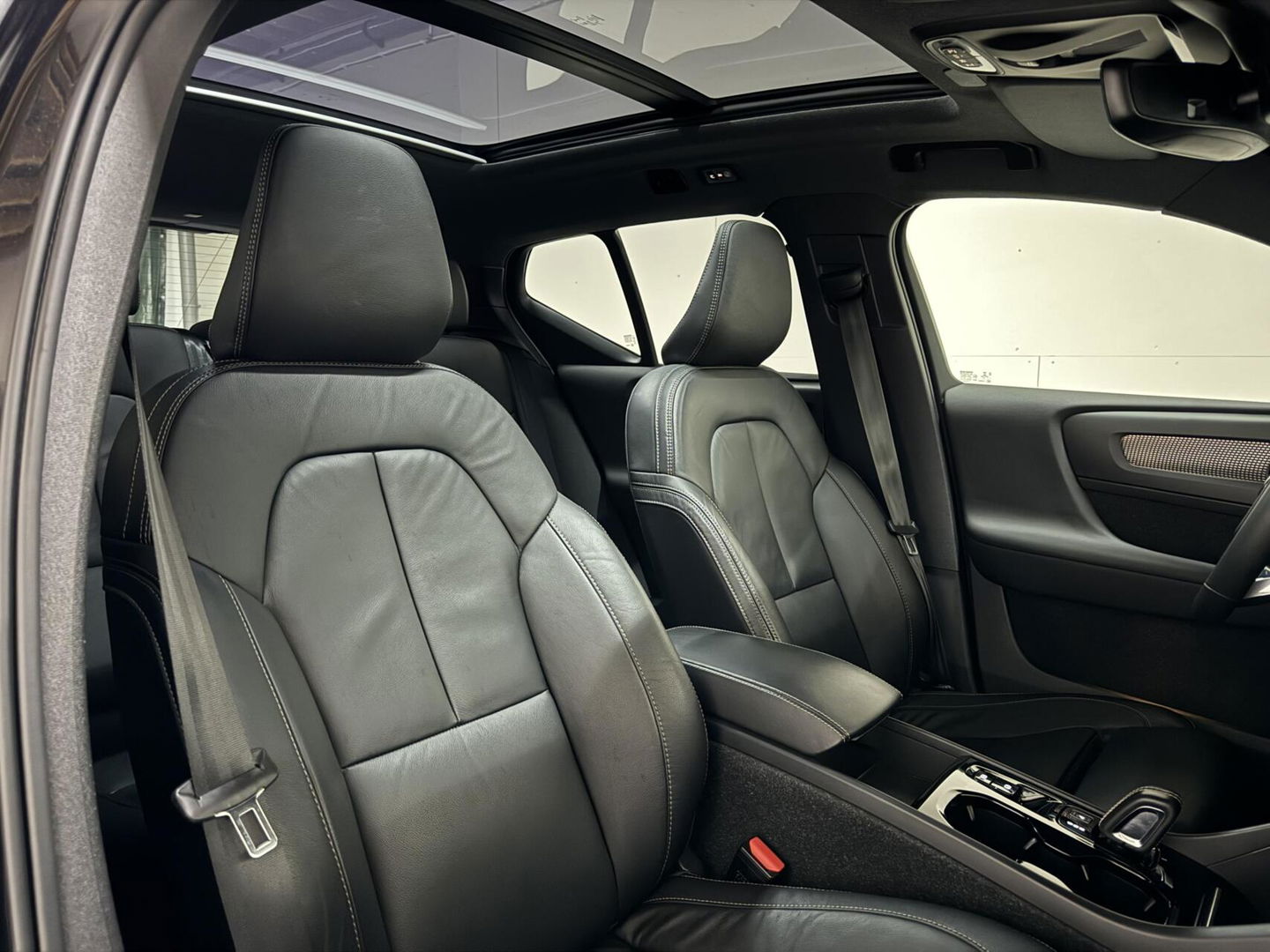 Volvo XC40 1.5 T5 Plug-in Hybride R-Design Pano H/K Leer 360° ACC Trekh.