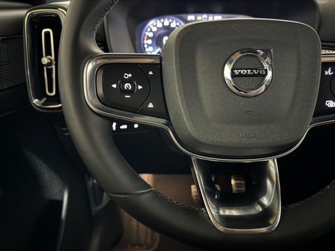 Volvo XC40 1.5 T5 Plug-in Hybride R-Design Pano H/K Leer 360° ACC Trekh.