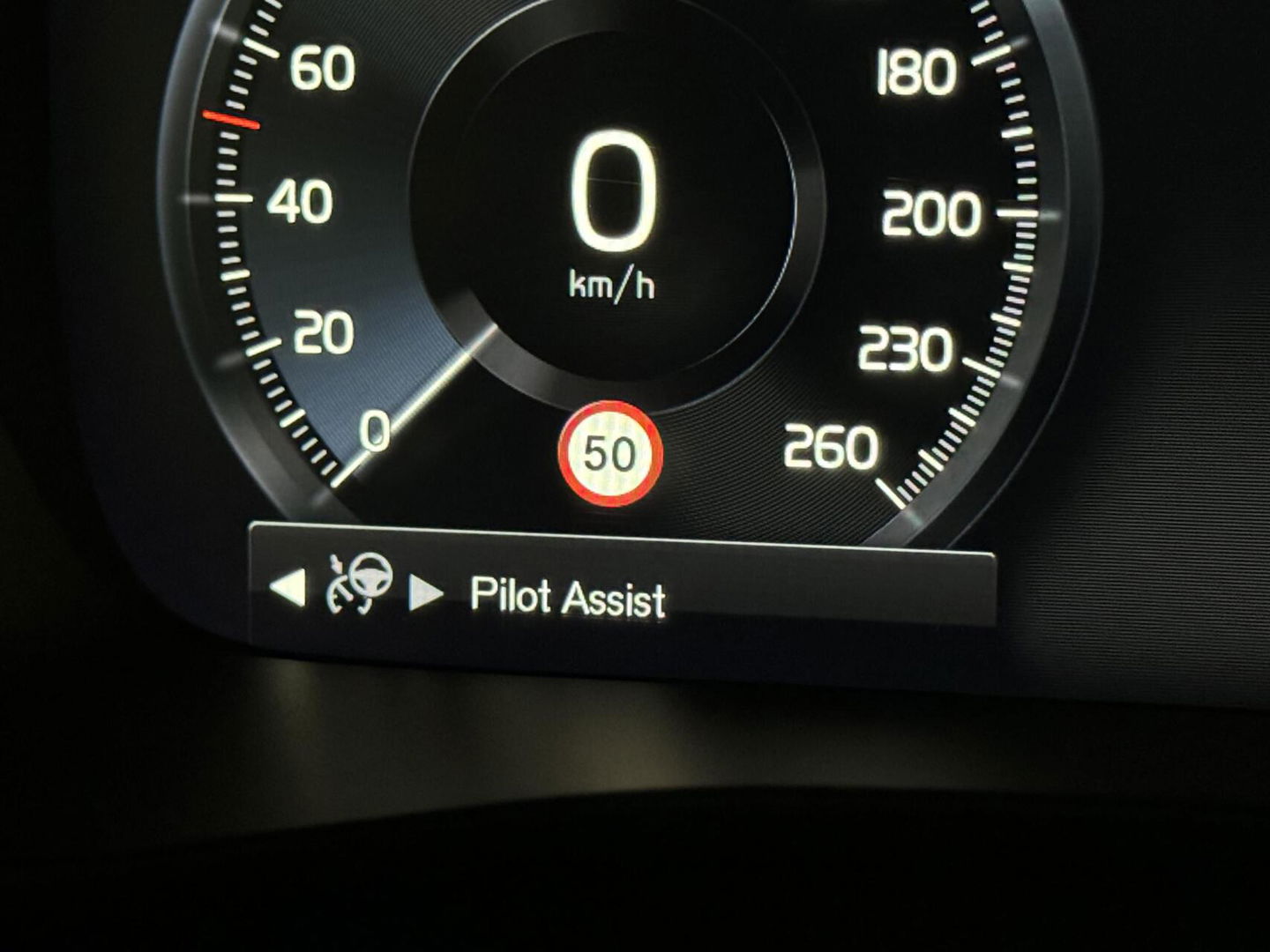 Volvo XC40 1.5 T5 Plug-in Hybride R-Design Pano H/K Leer 360° ACC Trekh.