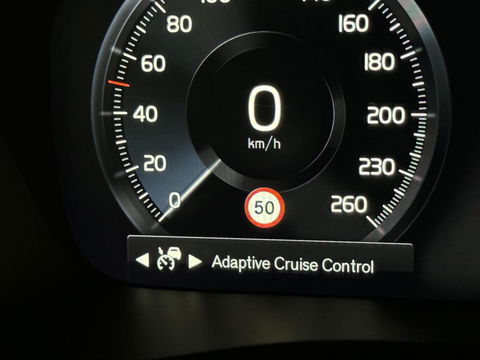 Volvo XC40 1.5 T5 Plug-in Hybride R-Design Pano H/K Leer 360° ACC Trekh.