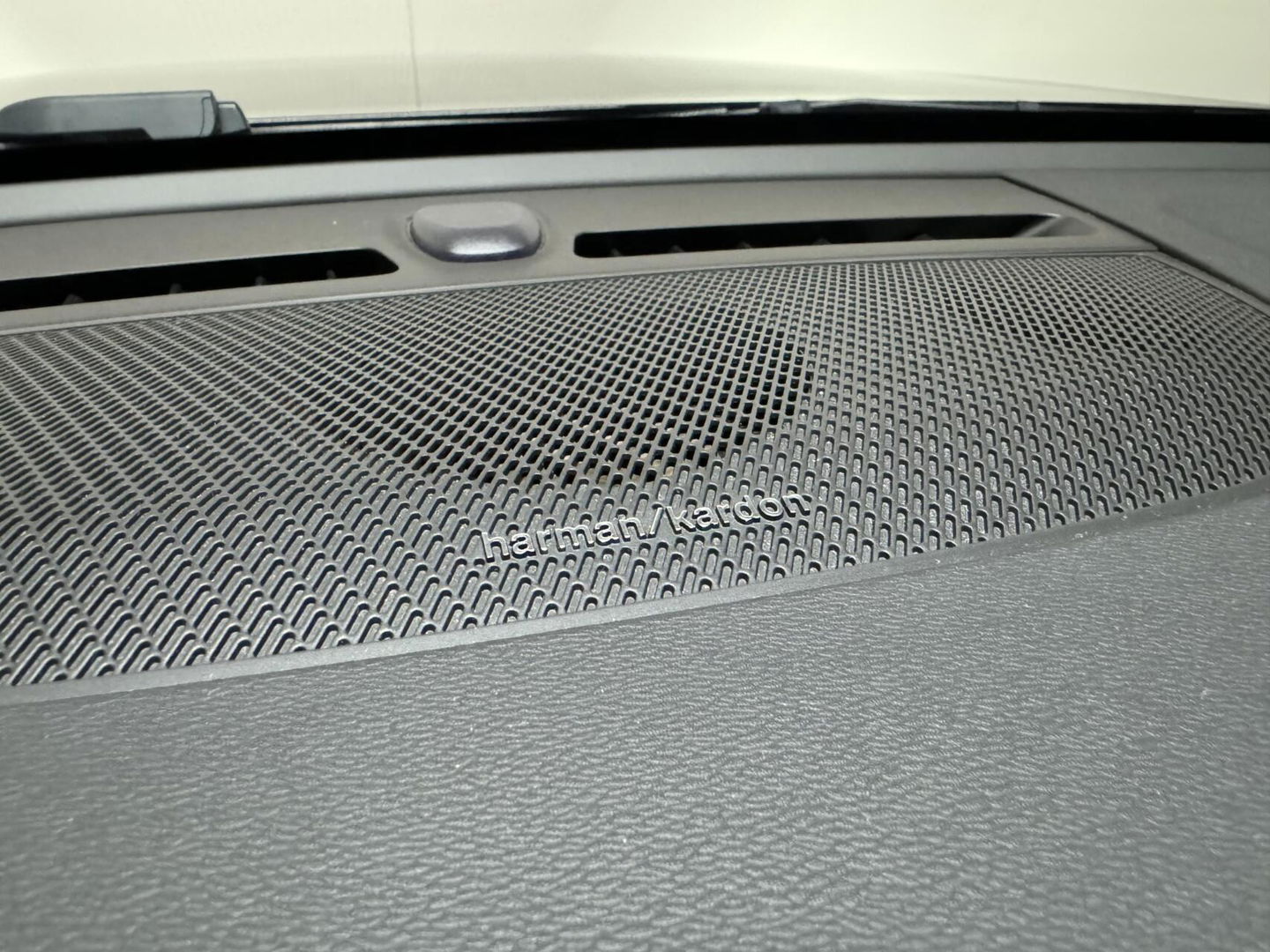 Volvo XC40 1.5 T5 Plug-in Hybride R-Design Pano H/K Leer 360° ACC Trekh.