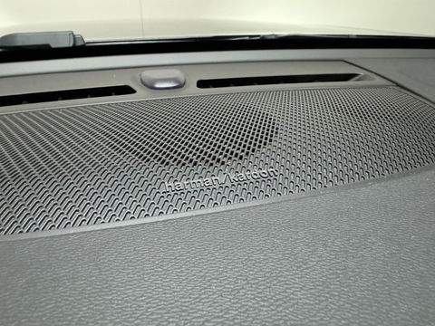 Volvo XC40 1.5 T5 Plug-in Hybride R-Design Pano H/K Leer 360° ACC Trekh.