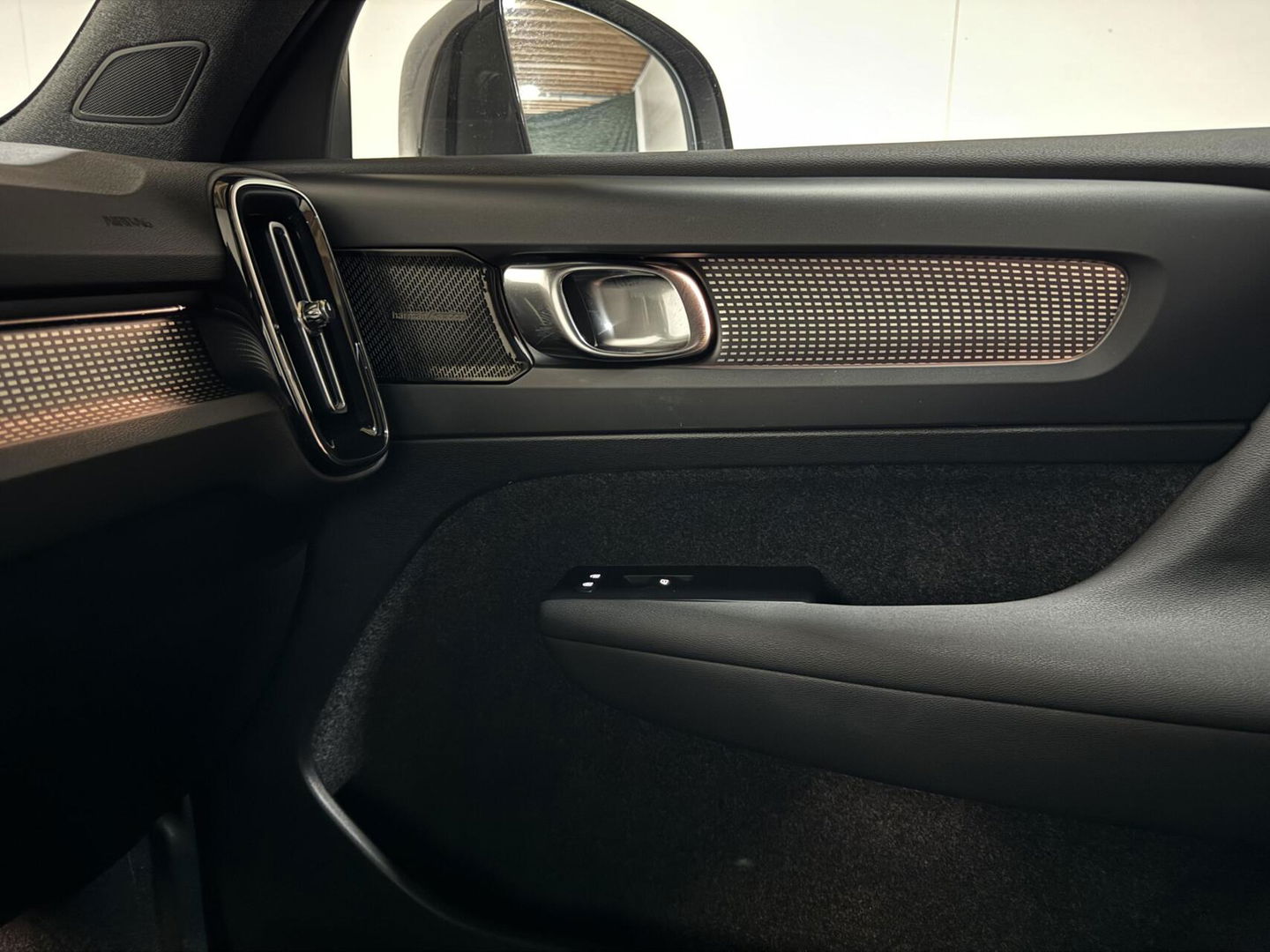 Volvo XC40 1.5 T5 Plug-in Hybride R-Design Pano H/K Leer 360° ACC Trekh.