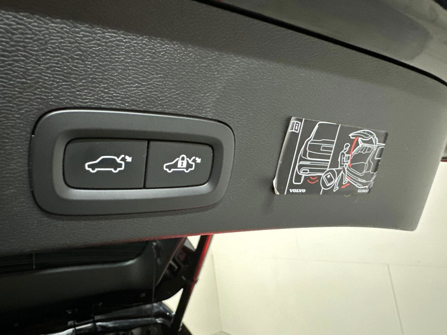 Volvo XC40 1.5 T5 Plug-in Hybride R-Design Pano H/K Leer 360° ACC Trekh.