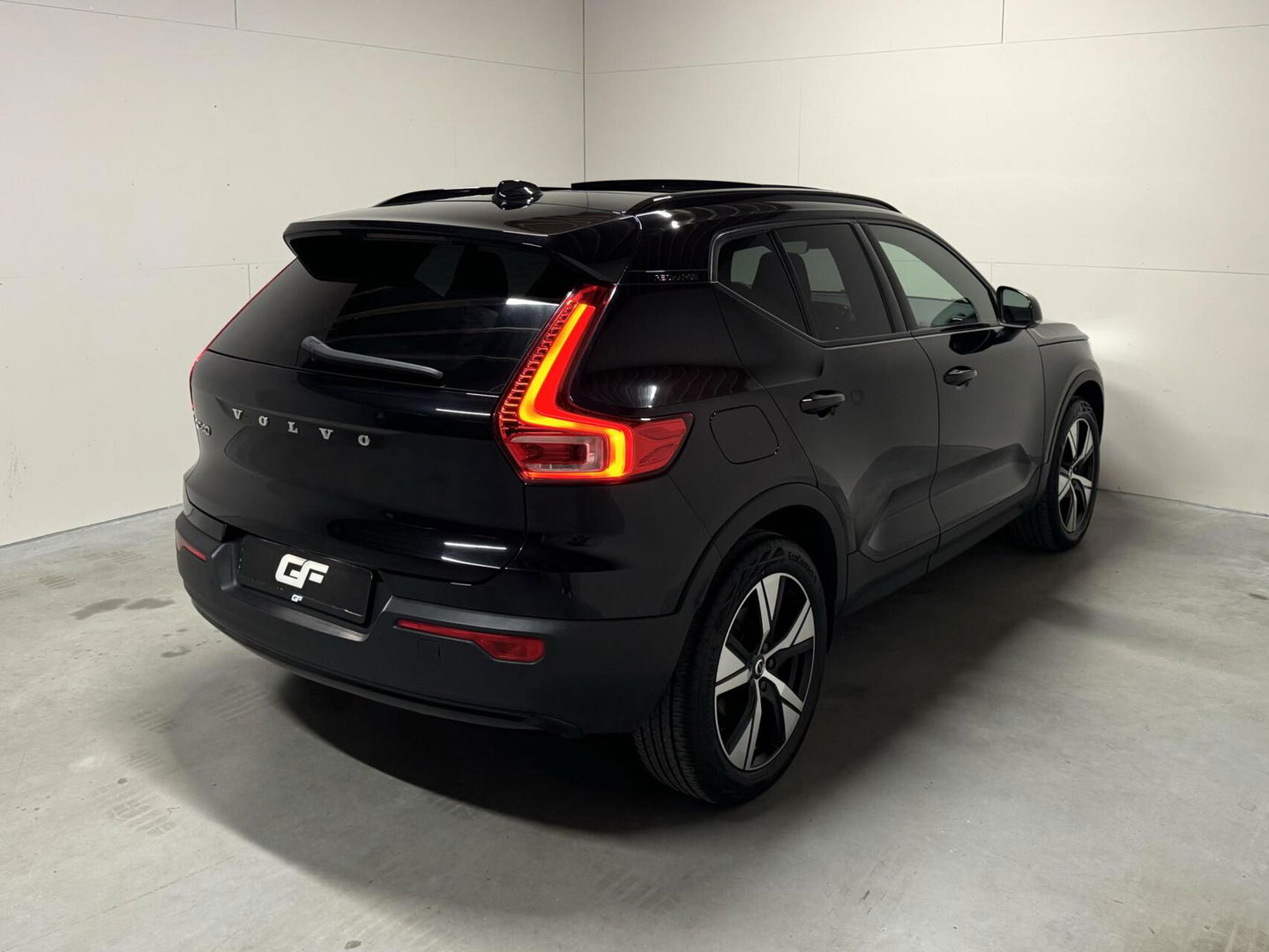 Volvo XC40 1.5 T5 Plug-in Hybride R-Design Pano H/K Leer 360° ACC Trekh.