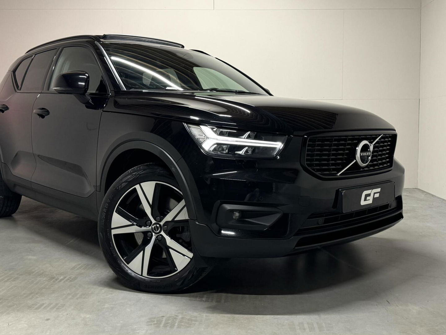 Volvo XC40 1.5 T5 Plug-in Hybride R-Design Pano H/K Leer 360° ACC Trekh.
