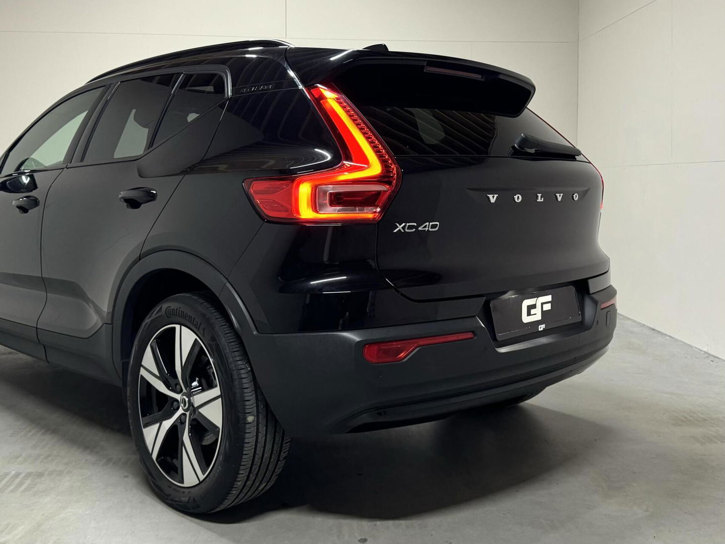 Volvo XC40 1.5 T5 Plug-in Hybride R-Design Pano H/K Leer 360° ACC Trekh.