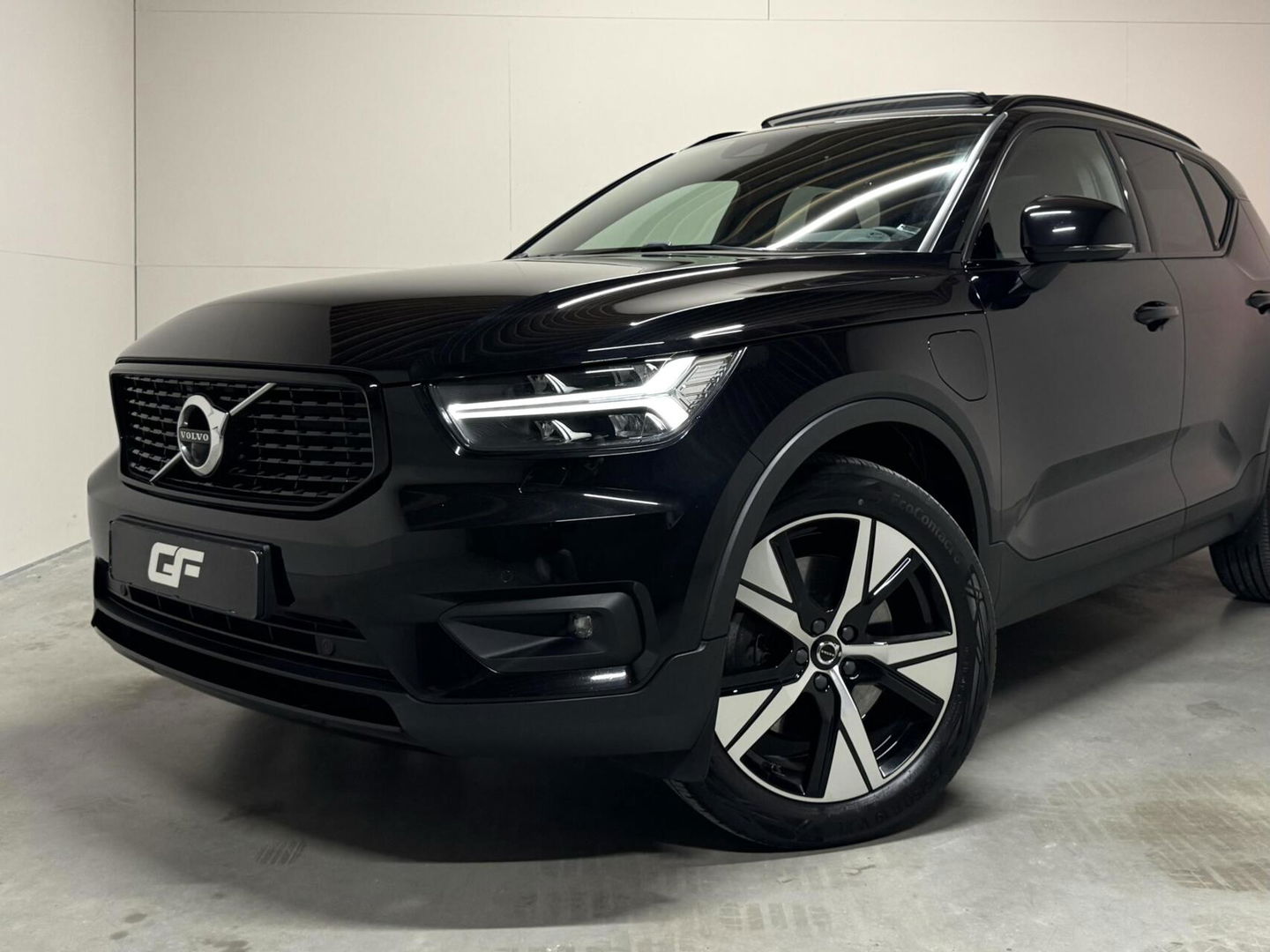 Volvo XC40 1.5 T5 Plug-in Hybride R-Design Pano H/K Leer 360° ACC Trekh.