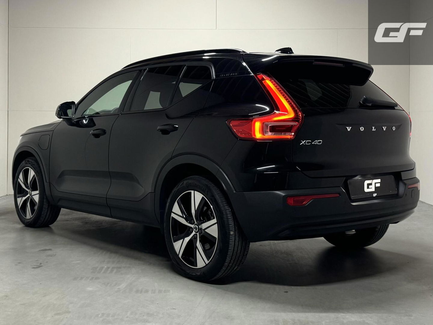 Volvo XC40 1.5 T5 Plug-in Hybride R-Design Pano H/K Leer 360° ACC Trekh.
