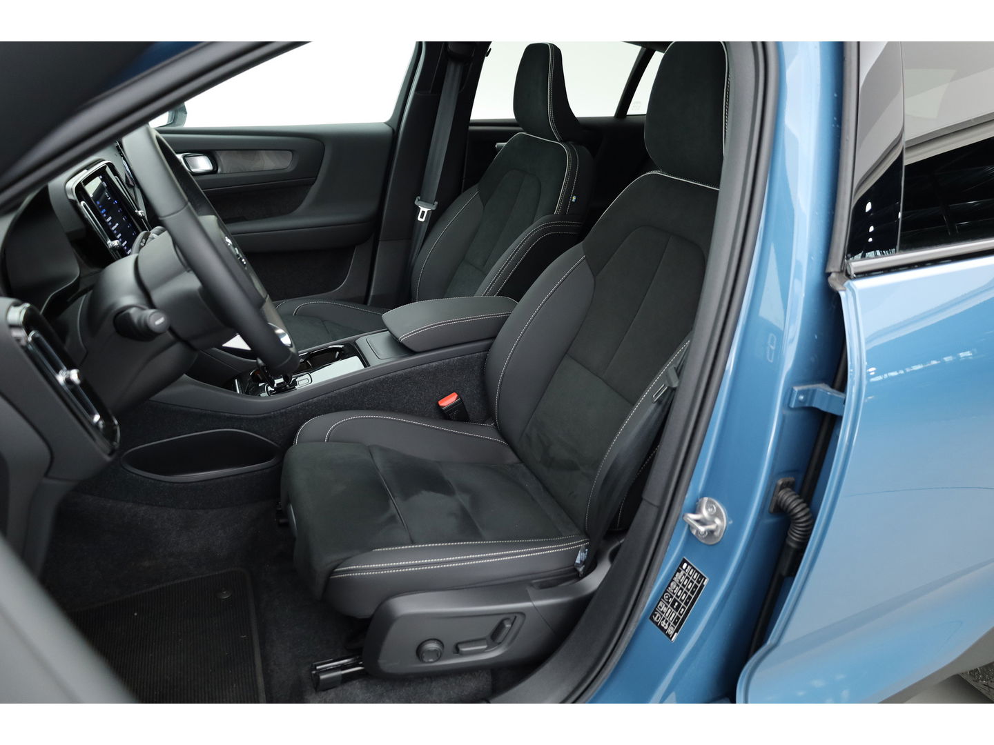 Volvo C40 S.M. Ext. Range Ultimate 82 kWh 582km WLTP | Pano |Pixel LED | | Pilot Assist | 360cam | H&K | Elek. Stoelen |