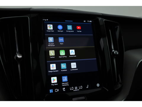 Volvo XC60 2.0 T6 Plug-in hybrid AWD Plus Dark Pano-dak | Trekhaak | 360 camera | H&K Audio | Blis | ACC |