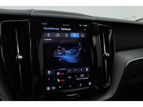 Volvo XC60 2.0 T6 Plug-in hybrid AWD Plus Dark Pano-dak | Trekhaak | 360 camera | H&K Audio | Blis | ACC |