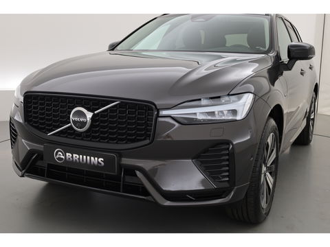 Volvo XC60 2.0 T6 Plug-in hybrid AWD Plus Dark Pano-dak | Trekhaak | 360 camera | H&K Audio | Blis | ACC |