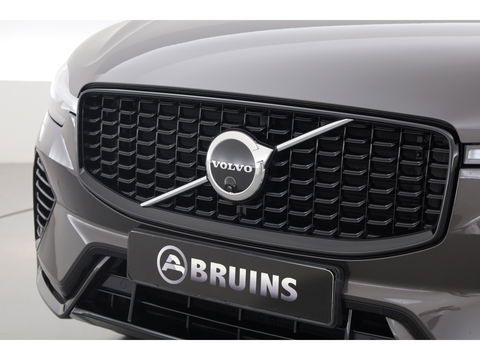 Volvo XC60 2.0 T6 Plug-in hybrid AWD Plus Dark Pano-dak | Trekhaak | 360 camera | H&K Audio | Blis | ACC |