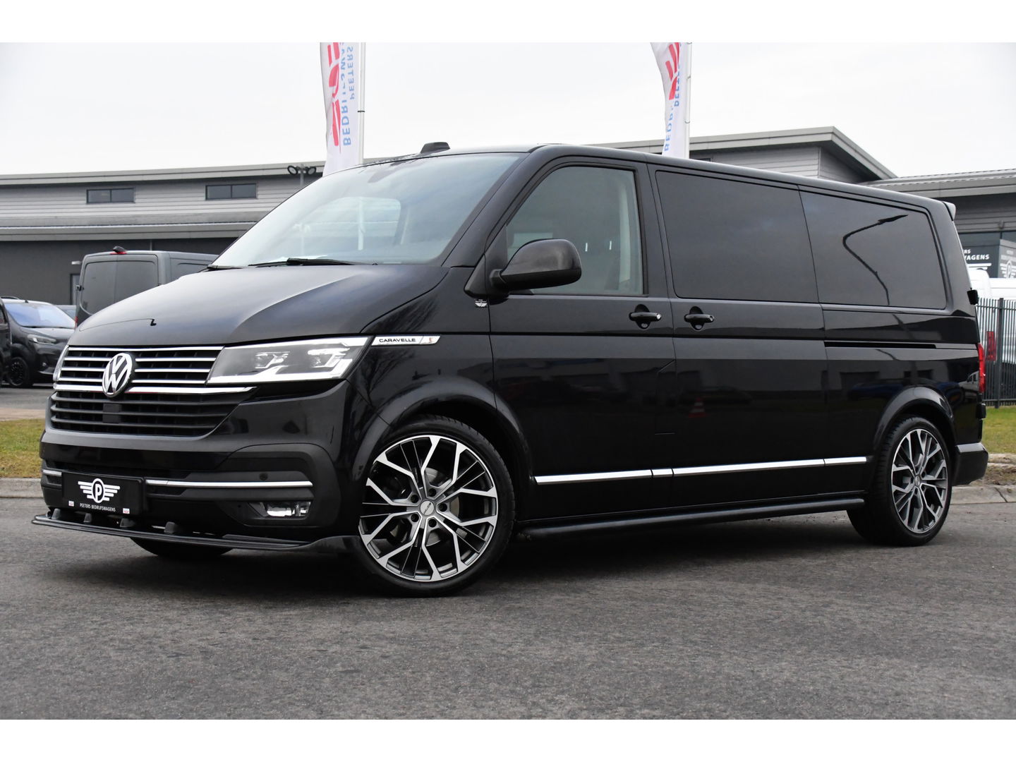 Volkswagen Transporter 2.0 TDI L2H1 30 DC Caravelle Virtual, Camera, Carplay, Leder, LED, 2 x Electrische deur, Clima, Trekhaak, 150pk, Automaat, Uniek! Bulli, Highline!