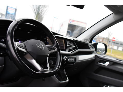 Volkswagen Transporter 2.0 TDI L2H1 30 DC Caravelle Virtual, Camera, Carplay, Leder, LED, 2 x Electrische deur, Clima, Trekhaak, 150pk, Automaat, Uniek! Bulli, Highline!