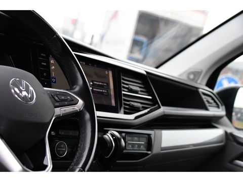 Volkswagen Transporter 2.0 TDI L2H1 30 DC Caravelle Virtual, Camera, Carplay, Leder, LED, 2 x Electrische deur, Clima, Trekhaak, 150pk, Automaat, Uniek! Bulli, Highline!