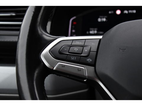 Volkswagen Transporter 2.0 TDI L2H1 30 DC Caravelle Virtual, Camera, Carplay, Leder, LED, 2 x Electrische deur, Clima, Trekhaak, 150pk, Automaat, Uniek! Bulli, Highline!