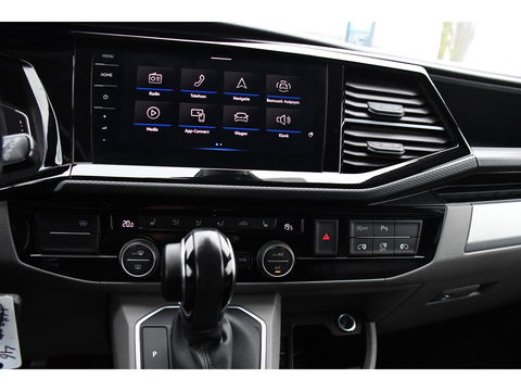 Volkswagen Transporter 2.0 TDI L2H1 30 DC Caravelle Virtual, Camera, Carplay, Leder, LED, 2 x Electrische deur, Clima, Trekhaak, 150pk, Automaat, Uniek! Bulli, Highline!